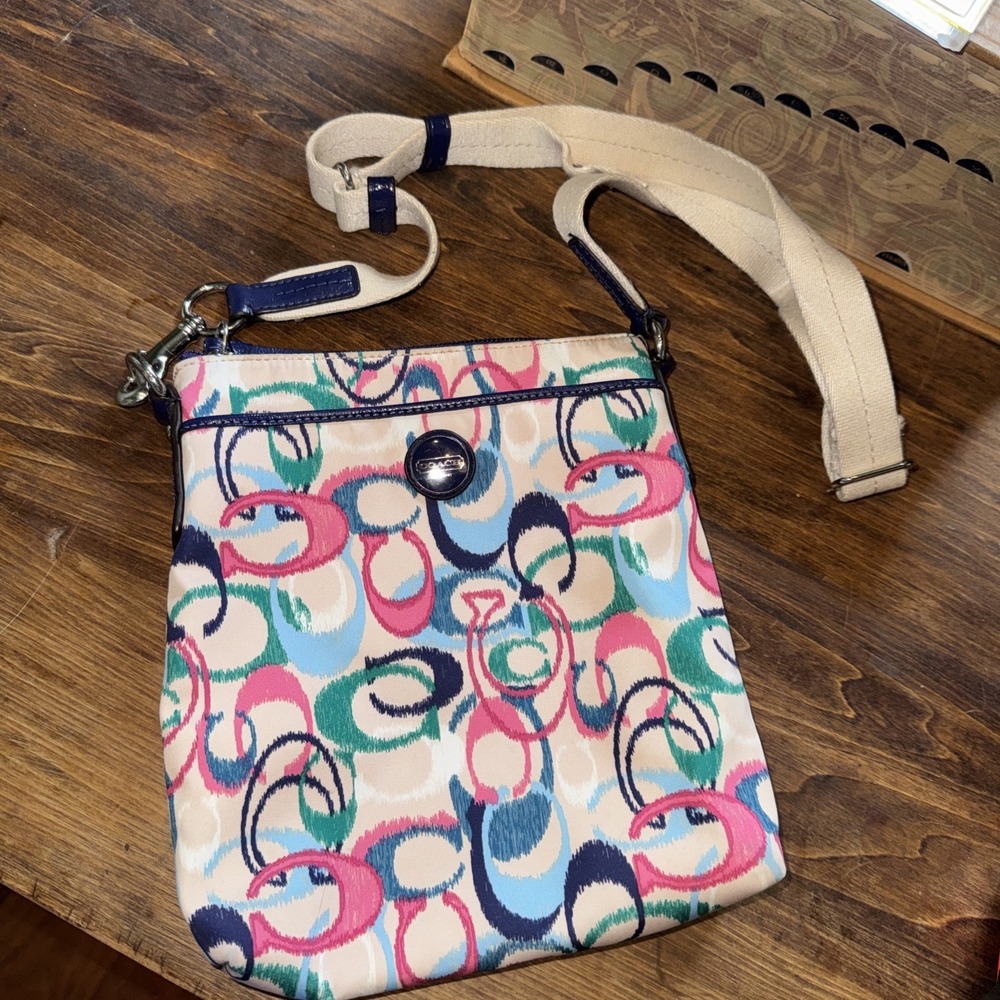 Coach Signature Ikat Swingpack Crossbody F49495 Multicolor